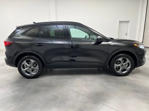 Used 2025 Ford Escape ST-Line AWD/4WD image 8
