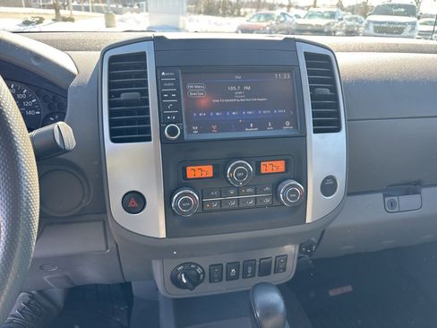 Used 2020 Nissan Frontier SV w/ Midnight Edition Floor Mats image 12