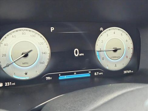 Used 2023 Hyundai Santa Fe SEL w/ Premium Package image 11