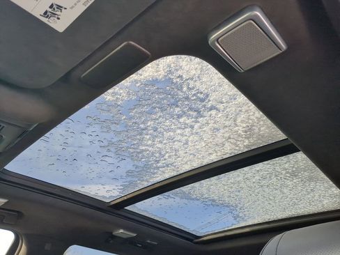 Used 2023 Cadillac Escalade Premium Luxury Platinum image 16