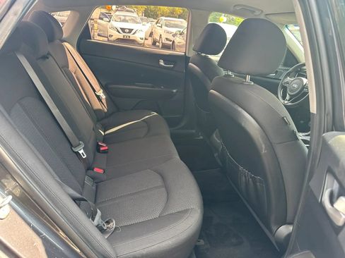 Used 2018 Kia Optima LX FWD image 15