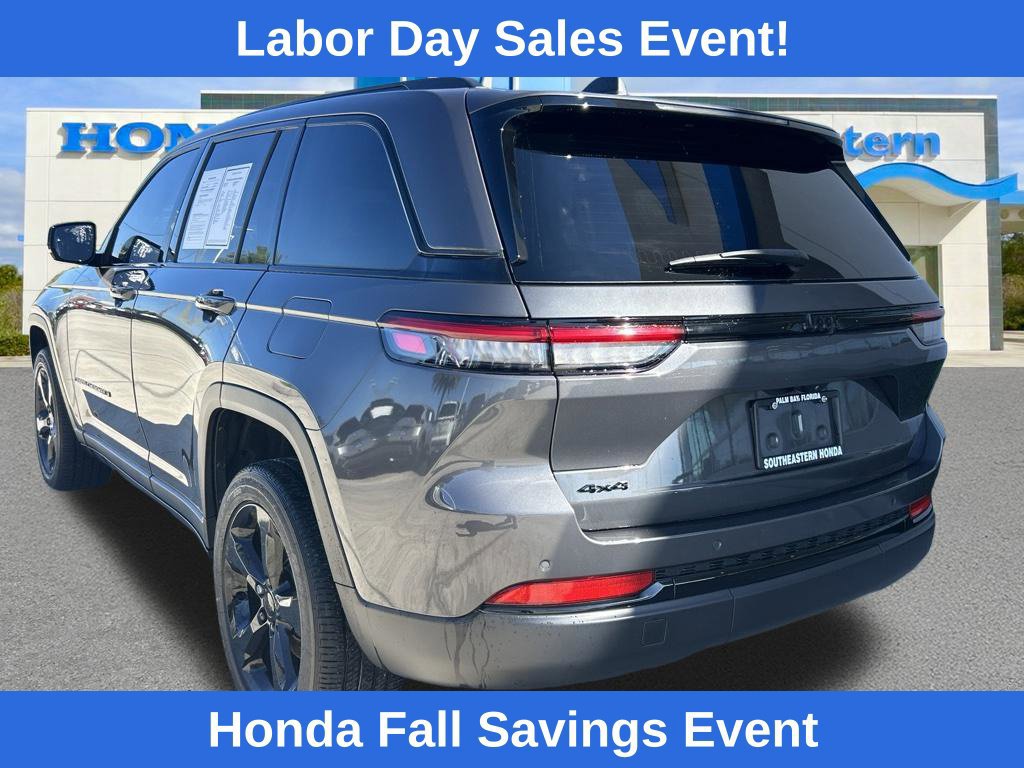 Used 2024 Jeep Grand Cherokee Altitude AWD/4WD image 7