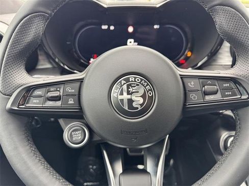New 2025 Alfa Romeo Tonale w/ Premium Package image 20