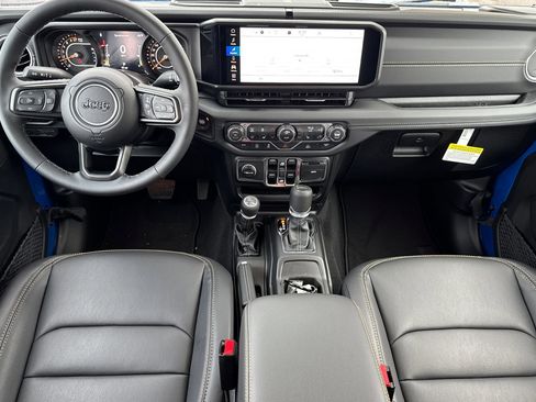 New 2025 Jeep Gladiator High Tide image 11