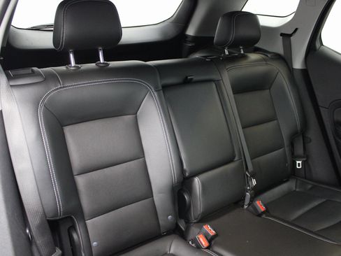 Used 2022 GMC Terrain SLT image 29