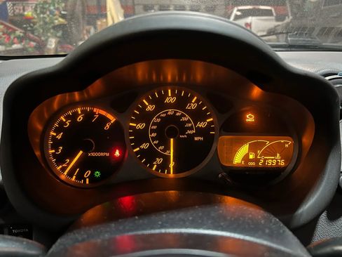 Used 2000 Toyota Celica GT image 11