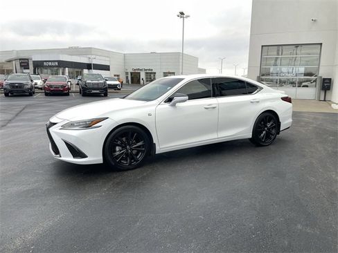 Used 2023 Lexus ES 350 F Sport image 2