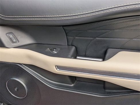 Used 2021 Ford Expedition Platinum image 39