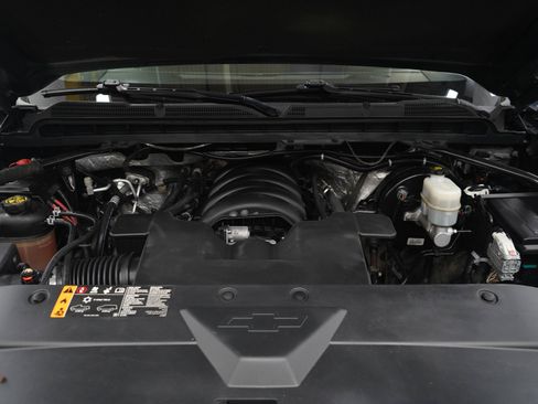 Used 2018 Chevrolet Silverado 1500 High Country AWD/4WD image 33
