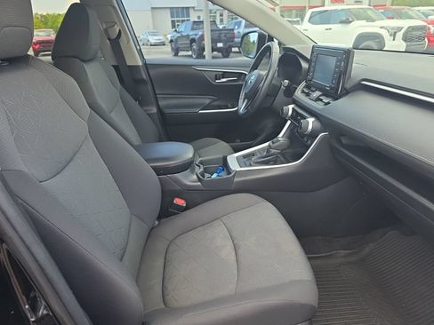 Certified 2020 Toyota RAV4 XLE w/ Convenience Package AWD/4WD image 10