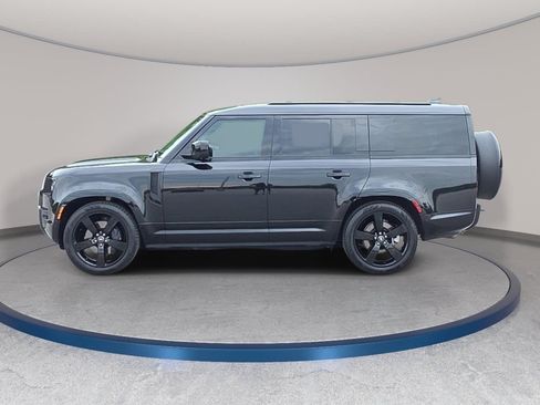 Certified 2025 Land Rover Defender 130 X-Dynamic SE AWD/4WD image 8