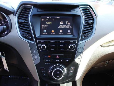 Used 2017 Hyundai Santa Fe Sport FWD image 19