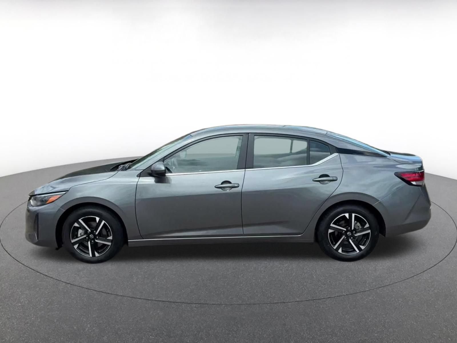 Used 2025 Nissan Sentra SV FWD image 8