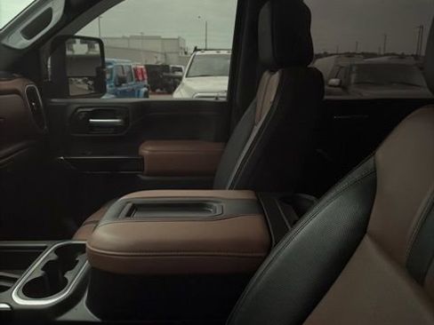 Used 2021 Chevrolet Silverado 3500 High Country image 12