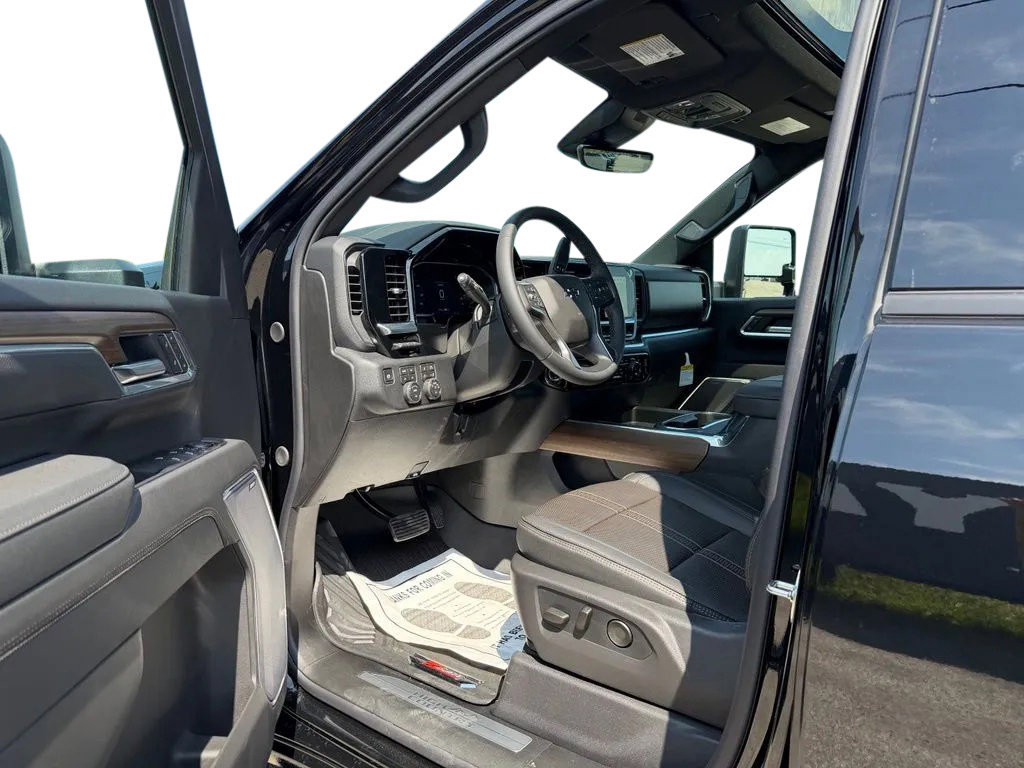 New 2026 Chevrolet Silverado 2500 High Country w/ High Country Premium Package AWD/4WD image 11