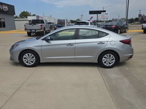 Used 2020 Hyundai Elantra SE FWD image 6