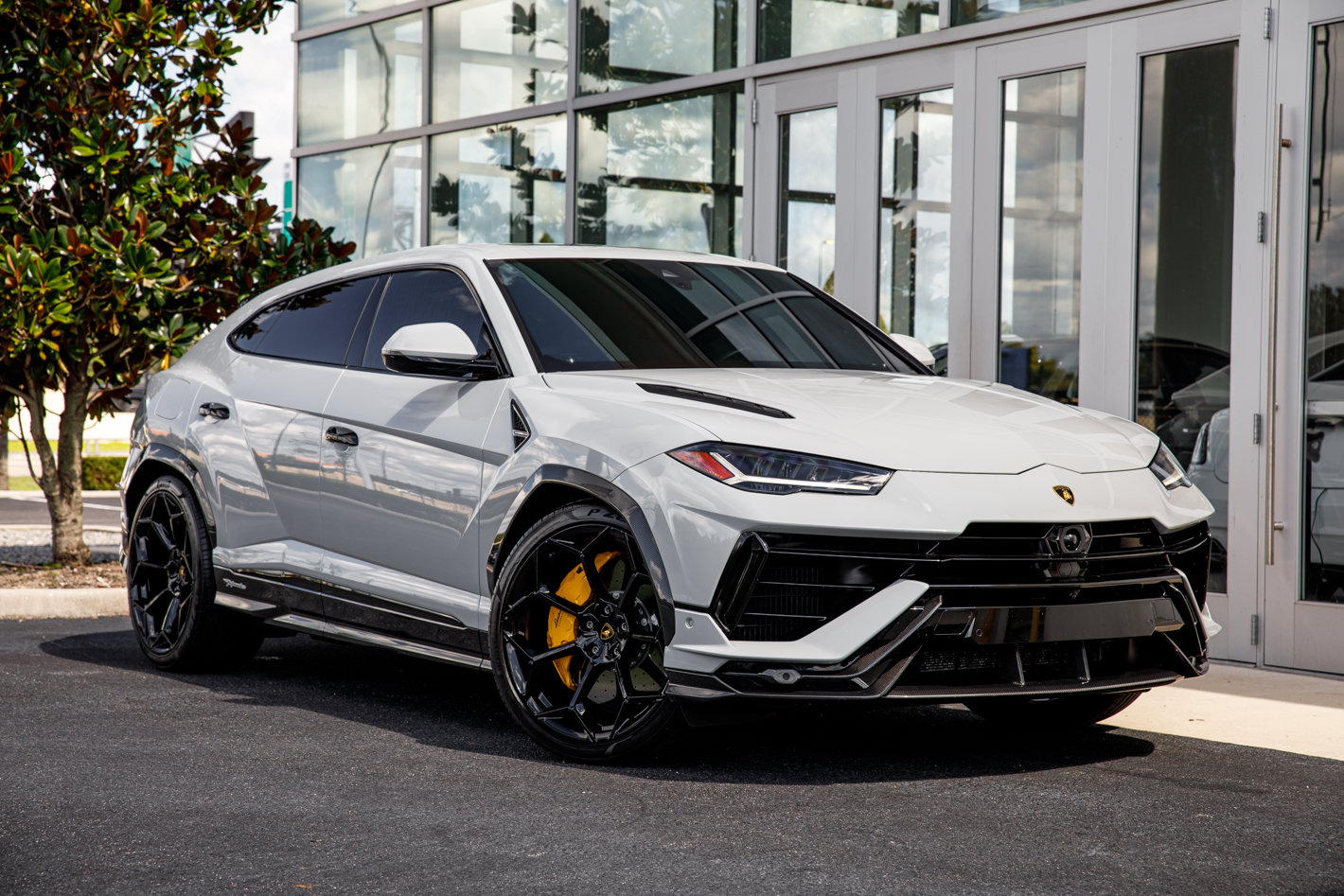 Used 2024 Lamborghini Urus Performante AWD/4WD image 24
