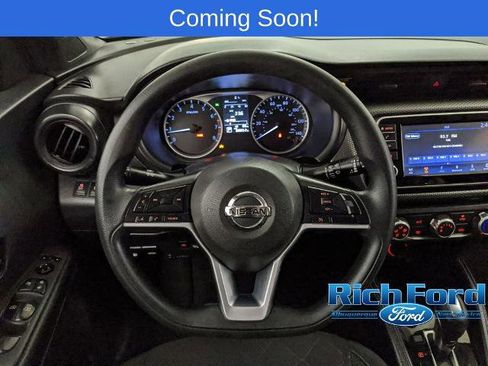 Used 2018 Nissan Kicks S FWD image 10