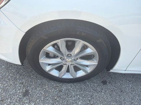 Used 2024 Chevrolet Malibu LT FWD image 10