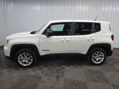 Used 2023 Jeep Renegade Latitude AWD/4WD image 5