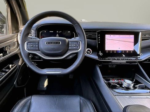 Certified 2024 Jeep Wagoneer Series III AWD/4WD image 10