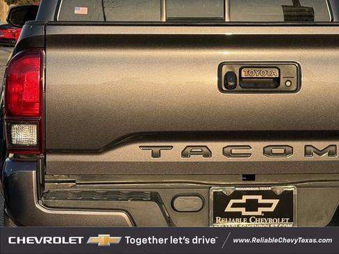 Used 2019 Toyota Tacoma SR w/ SR Convenience Package RWD image 9