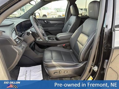 Certified 2025 Buick Enclave Sport Touring w/ Power Package AWD/4WD image 16