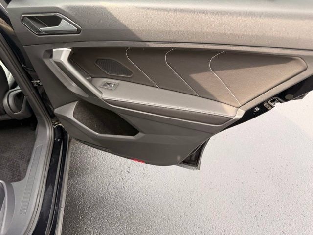 Certified 2024 Volkswagen Tiguan SE R-Line AWD/4WD image 11