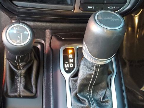 Used 2020 Jeep Gladiator Overland image 28