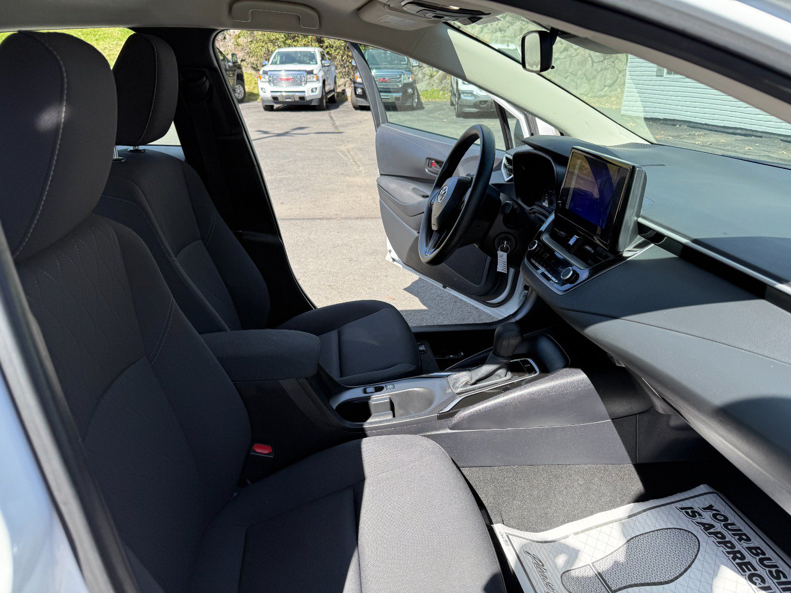 Used 2025 Toyota Corolla LE FWD image 21