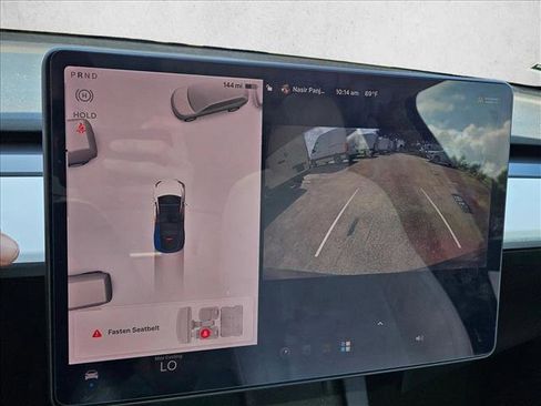 Used 2021 Tesla Model Y Long Range AWD/4WD image 11