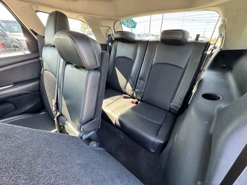 Used 2019 Dodge Journey Crossroad w/ Navigation Group image 26