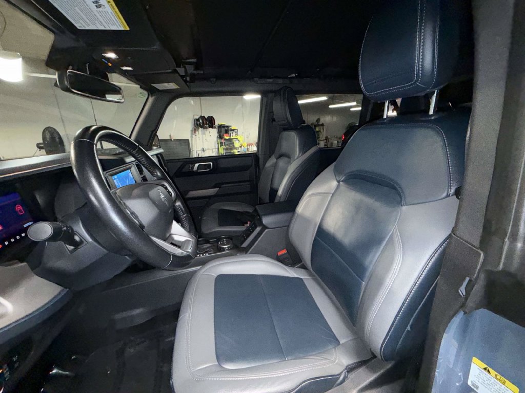 Used 2023 Ford Bronco Outer Banks AWD/4WD image 2