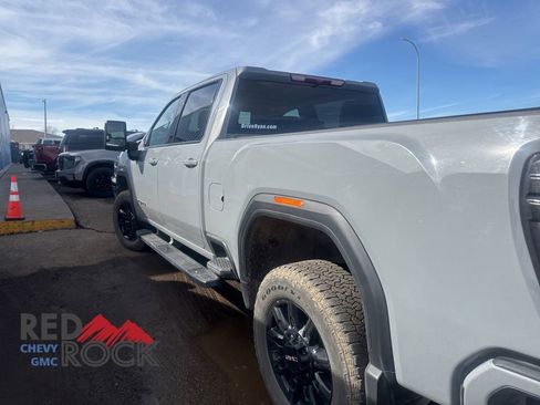 Used 2024 GMC Sierra 2500 AT4 AWD/4WD image 12