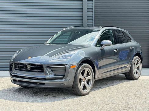 Certified 2024 Porsche Macan AWD/4WD image 1