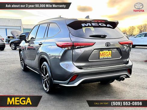 Used 2021 Toyota Highlander XSE image 9