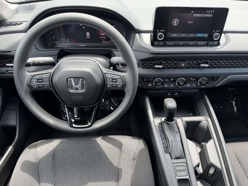 Certified 2025 Honda Accord SE image 12