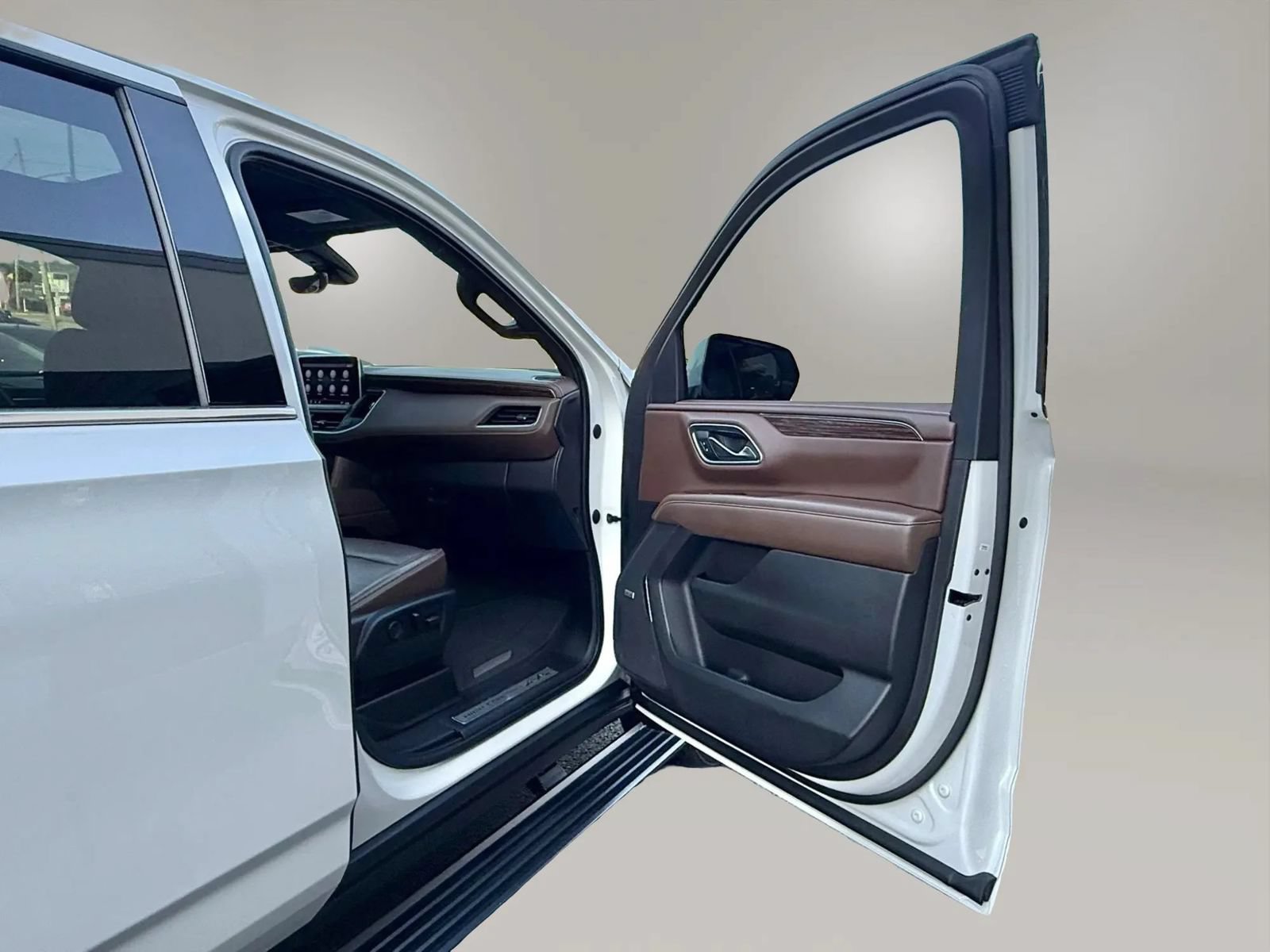 Used 2021 Chevrolet Suburban High Country w/ Premium Package AWD/4WD image 19