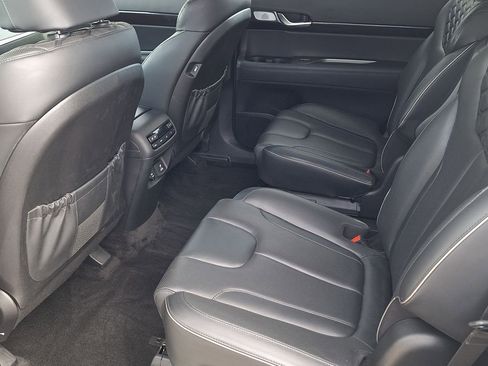 Used 2021 Hyundai Palisade Limited image 12