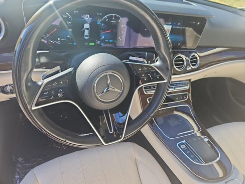 Certified 2022 Mercedes-Benz E 450 4MATIC Sedan image 17