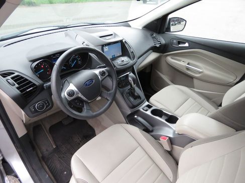 Used 2016 Ford Escape SE w/ Equipment Group 201A AWD/4WD image 11