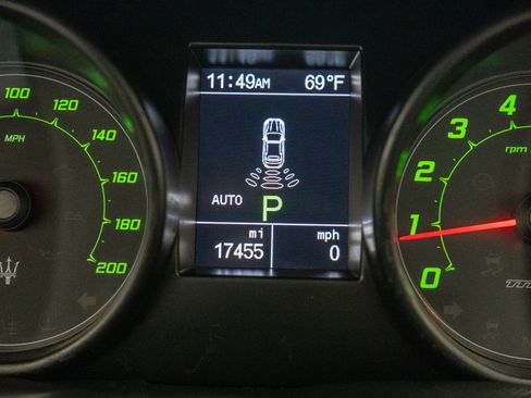 Used 2014 Maserati GranTurismo Convertible image 22