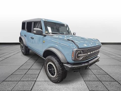 Used 2022 Ford Bronco Badlands image 3