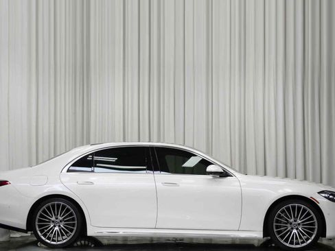 Used 2023 Mercedes-Benz S 580 4MATIC Sedan image 2