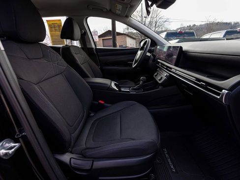 Used 2025 Hyundai Tucson SE AWD/4WD image 32