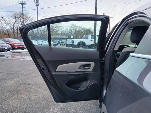 Used 2011 Chevrolet Cruze LS w/ Connectivity Package image 12