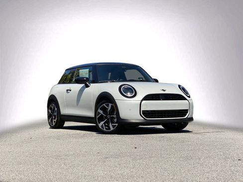 Used 2026 MINI Cooper 2-Door Hardtop FWD image 2