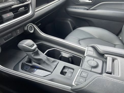 Used 2025 Toyota Grand Highlander FWD image 42