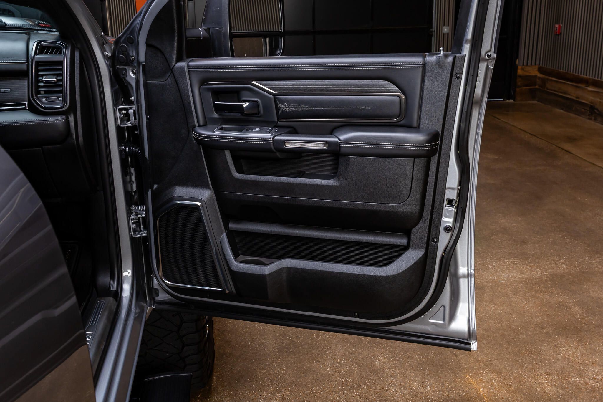 Used 2023 RAM 2500 Limited w/ Night Edition AWD/4WD image 37