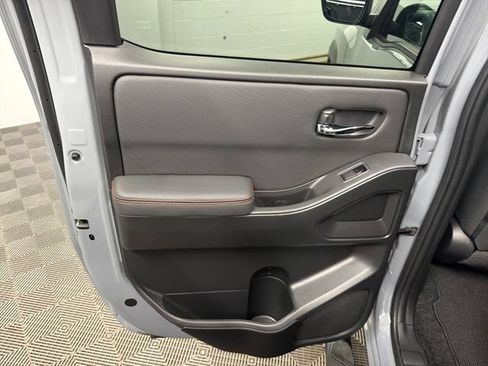 Used 2024 Nissan Frontier PRO-4X w/ Technology Package AWD/4WD image 12